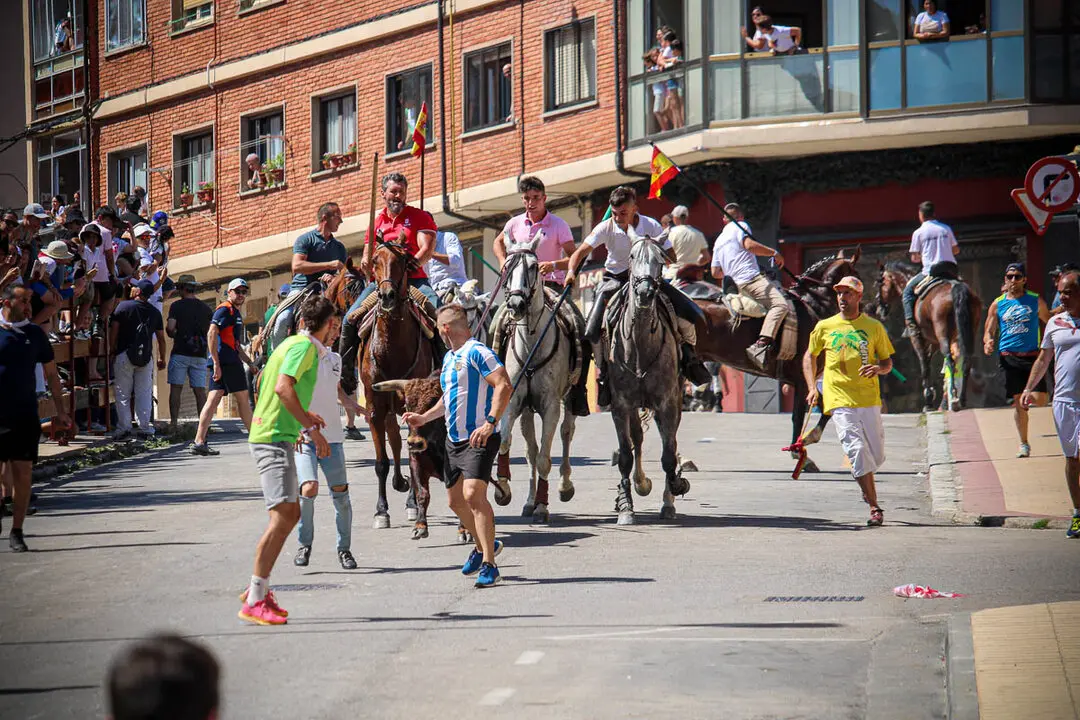 Llegada de La Saca a la plaza de Toros-5