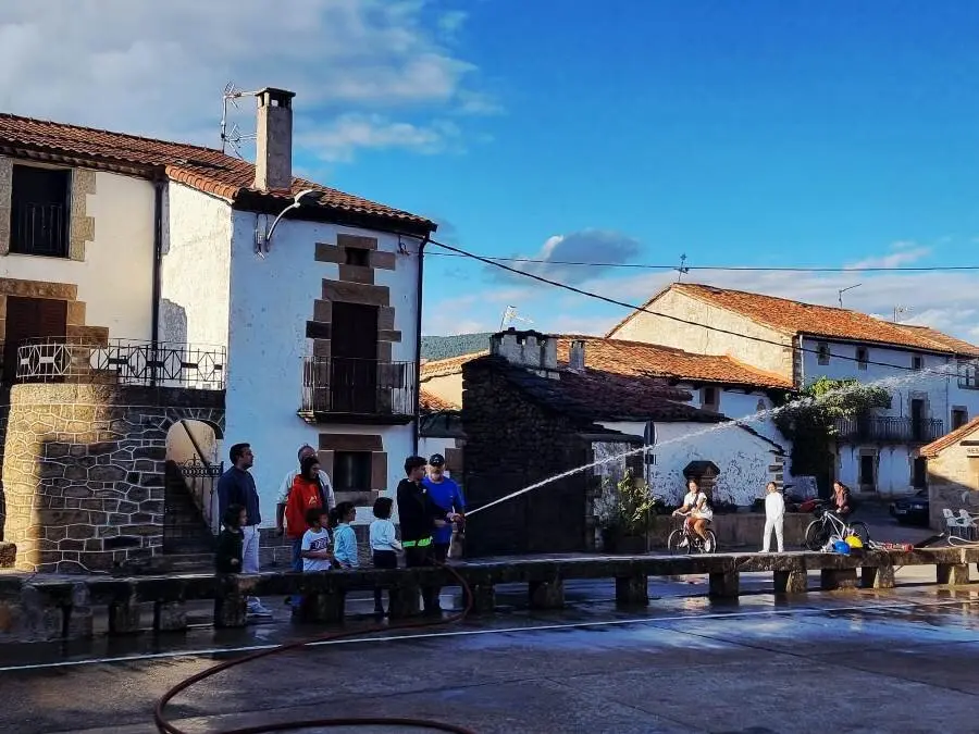 Simulacro de incendio en Villar del Ala (10)