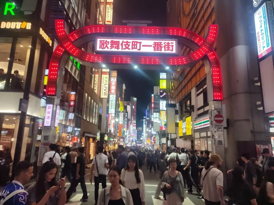 3 Shinjuku, Golden Gai, cena compartida (1)
