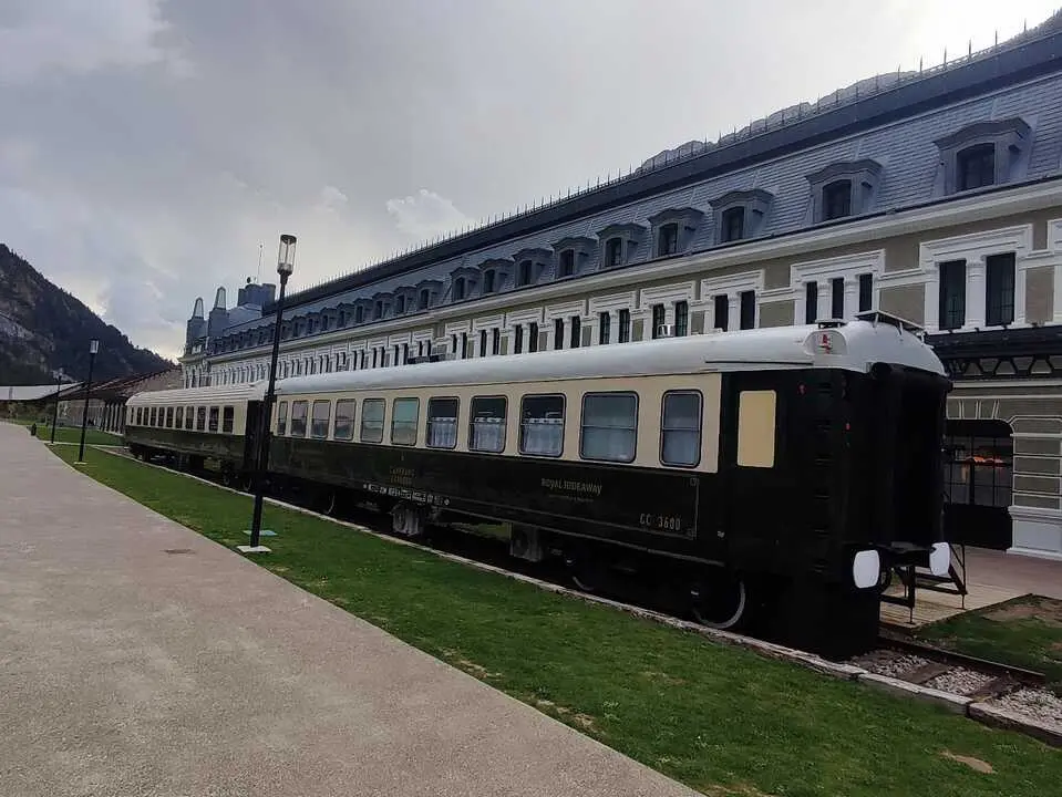 4 Paseo por Canfranc Estaci&oacute;n, con entrada al Hotel de la Estaci&oacute;n Internacional (5)