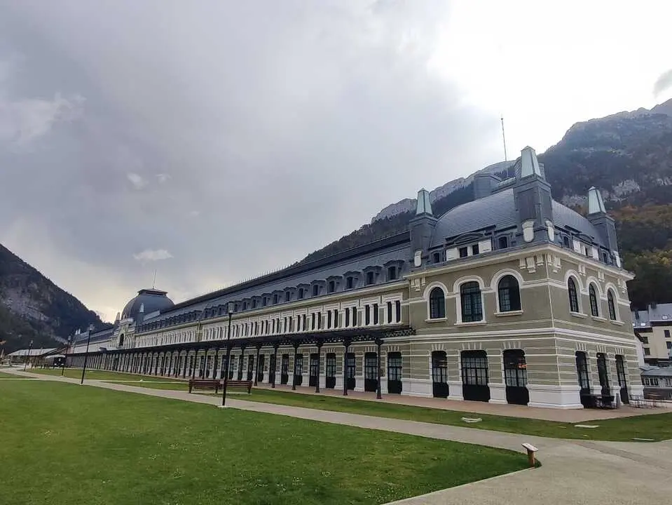4 Paseo por Canfranc Estaci&oacute;n, con entrada al Hotel de la Estaci&oacute;n Internacional (8)