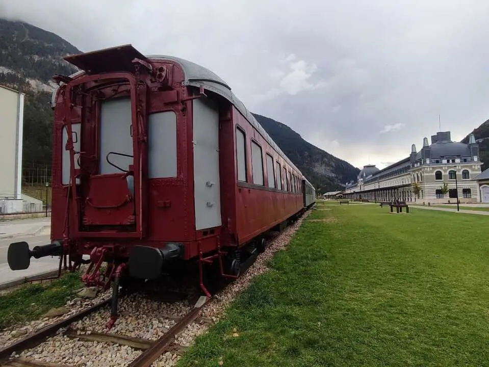 4 Paseo por Canfranc Estaci&oacute;n, con entrada al Hotel de la Estaci&oacute;n Internacional (9)