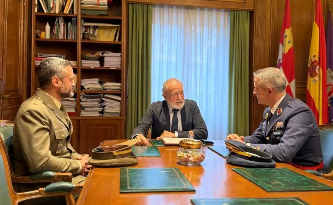 El Ej&eacute;rcito del Aire se interesa por las posibilidades que ofrece el Aeroparque Tecnol&oacute;gico e Industrial de Garray