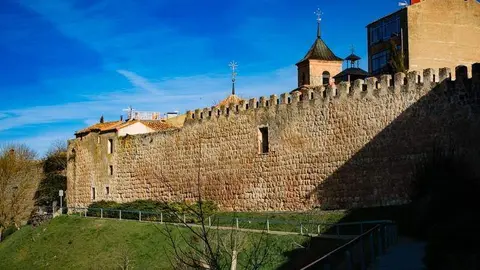 Muralla de Almaz&aacute;n