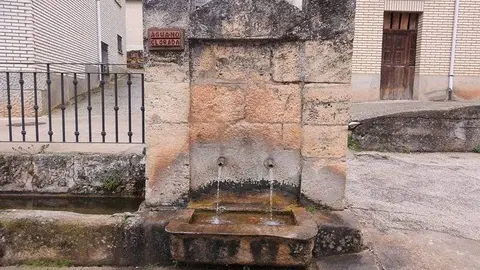 Fuente de Valdelubiel