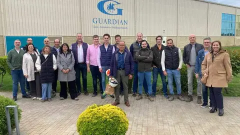 Los profesionales de ASOCAME contin&uacute;an con su formaci&oacute;n con un curso sobre vidrio en la multinacional Guardian Glass