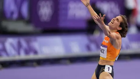 Marta P&eacute;rez nada m&aacute;s batir el r&eacute;cord de Espa&ntilde;a. Foto Sportmedia