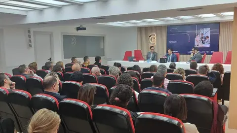Presentaci&oacute;n C&aacute;mara de Comercio