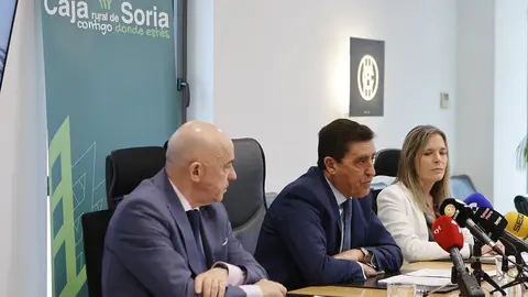 De izquierda a derecha: Domingo Barca, Carlos Mart&iacute;nez y Mar&iacute;a del Carmen Gil