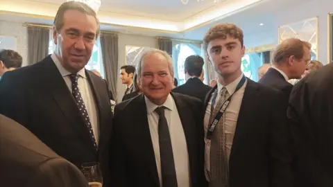Arroyo junto al presidente de la UNESID y el ministro de Industria