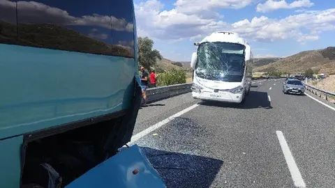 Accidente autob&uacute;s y minib&uacute;s