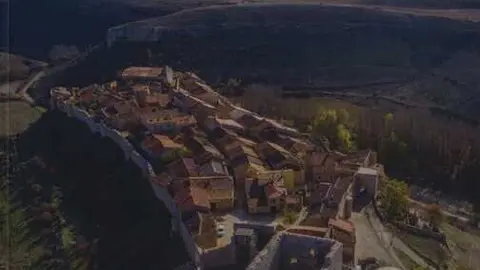 El castillo y las murallas de Rello