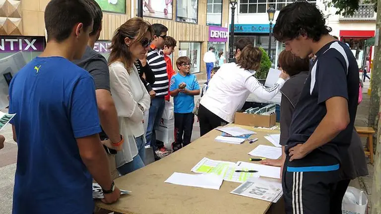 Recogida dorsales carrera Abel Ant&oacute;n
