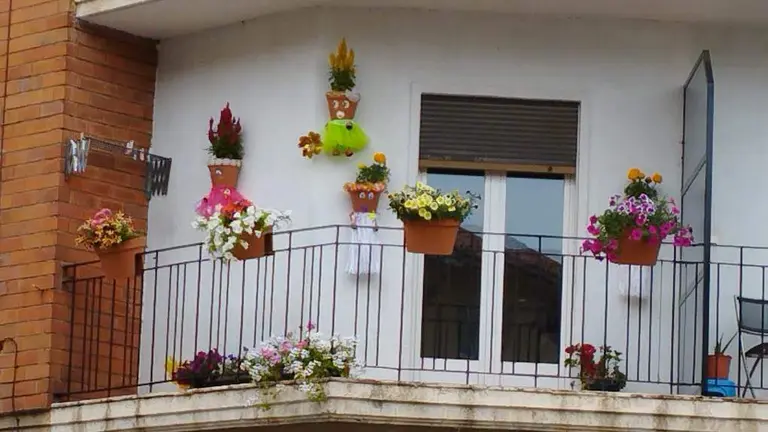 Concurso decoraci&oacute;n de balcones07