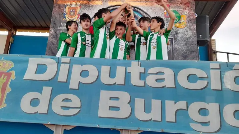 Covaleda infantil, tercero