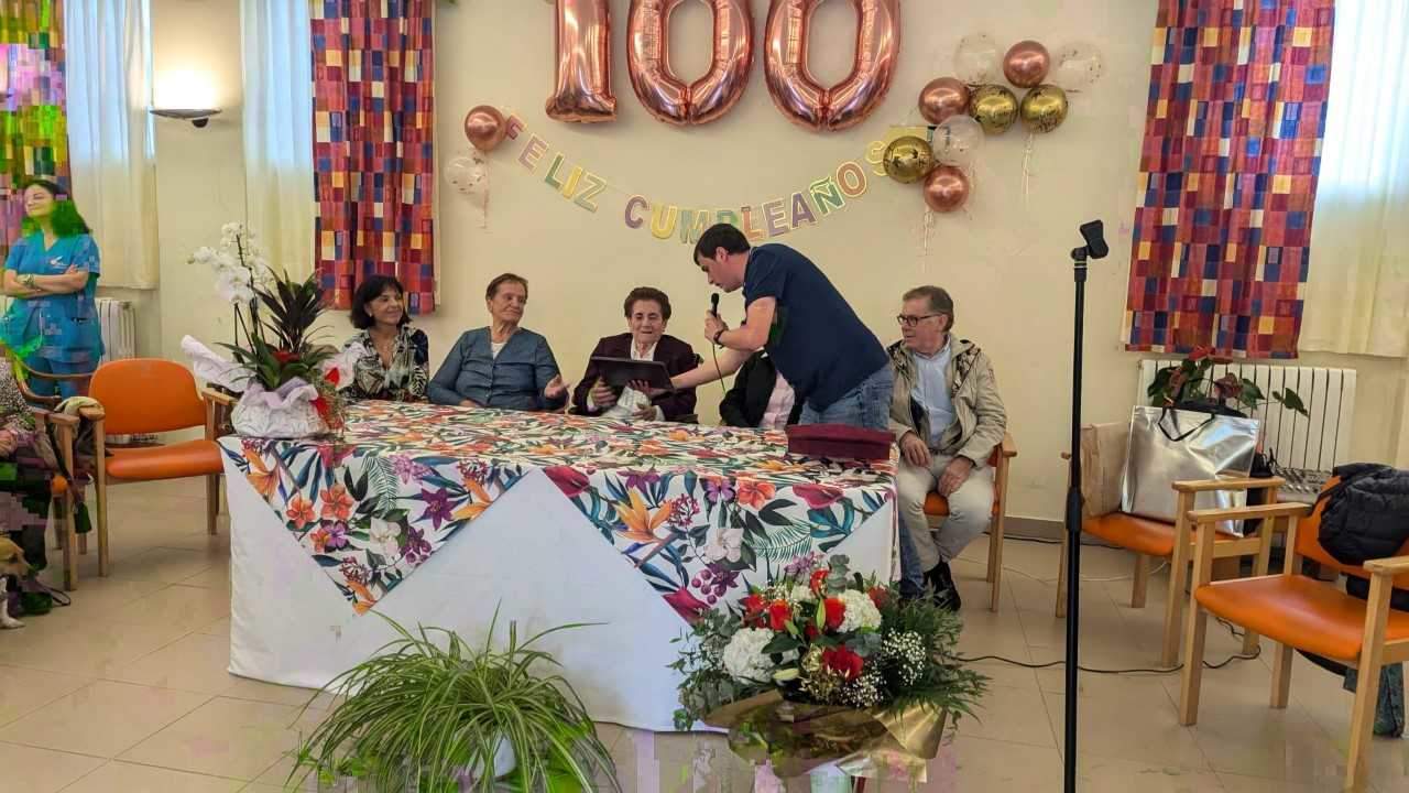 Acto centenaria